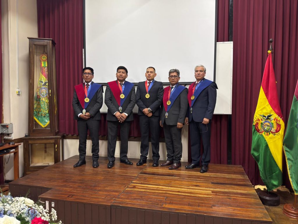 Defensa de tesis de maestría en Ciencias Geomáticas sobre sedimentación en relaves mineros de Colquiri Bolivia, mediante levantamientos batimétricos